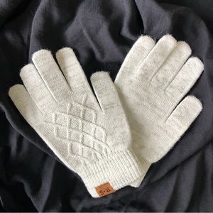Soft Light Grey Gloves